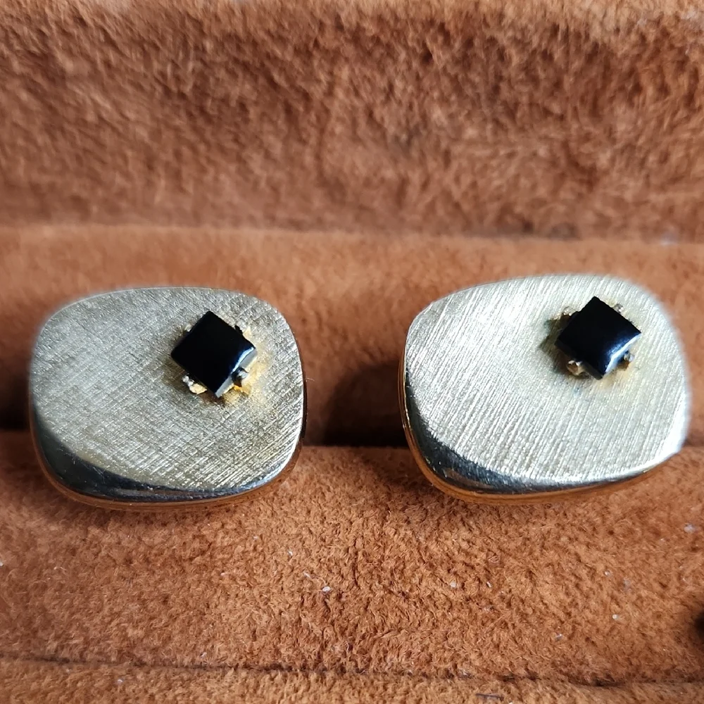 Vintage Shields & Anson Black and Goldtone Cufflinks Set diamond chip (2)